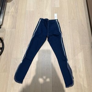 BDG JEANS W WHITE ZIPPER DETAIL